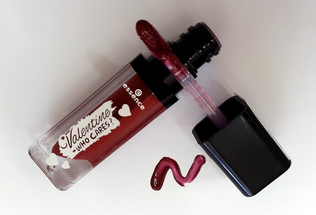 essence valentine – who cares – liquid lipstick 02 i´m not into roses swatch