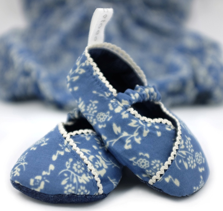 Blog Birthday Giveaway: Tic Tac Toe Baby Shoes